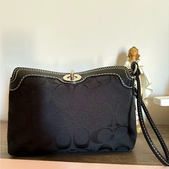 Vintage Y2K mini black Coach with Turlock hardware - Picture 2 of 7